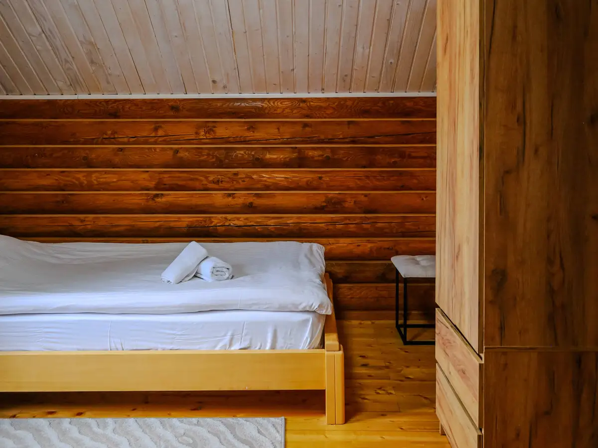 Зручне ліжко зі свіжою постіллю