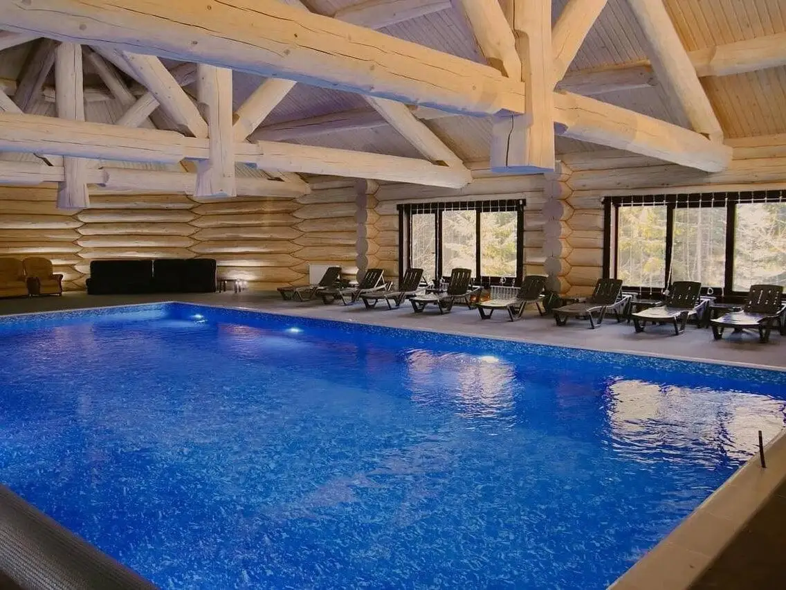 Загальний вид комплексу серед гір